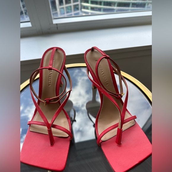 BOTTEGA VENETA
Red Stretch Strap Sandal - Picture 1 of 5
